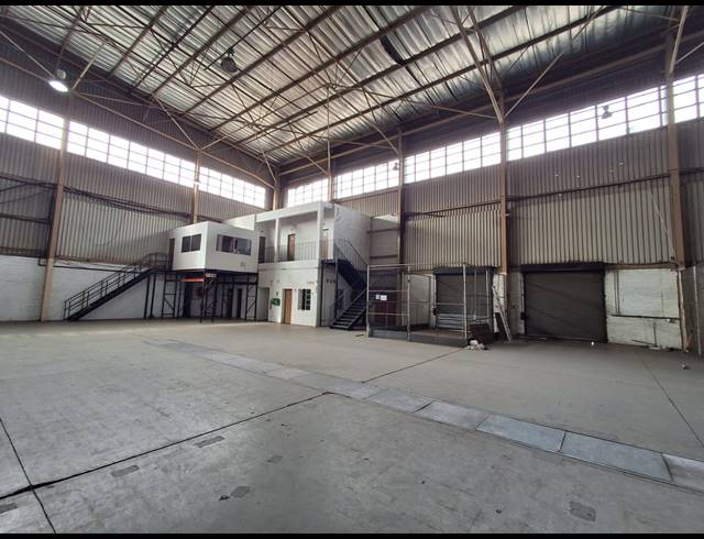 8,558M² WAREHOUSE TO LET IN DENVER